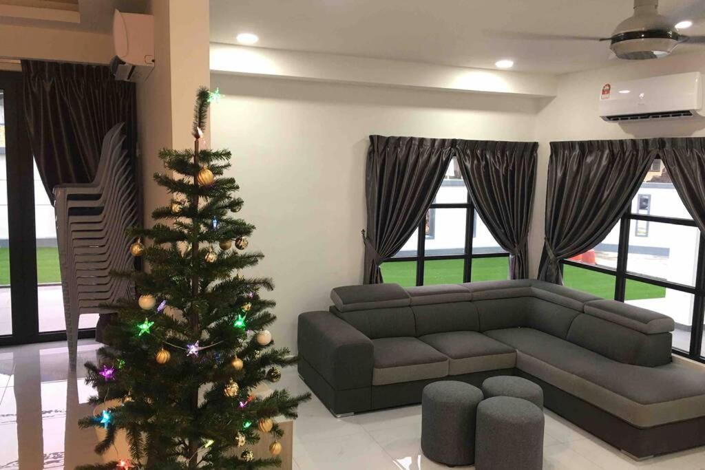 22Pax :Taman Pelangi Party House Nearby Midvelly Villa Johor Bahru Exterior photo